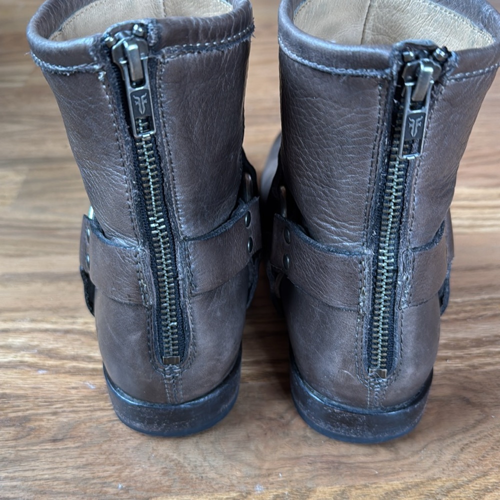 Frye Phillip Harness Short Boots - Picture 4 of 9